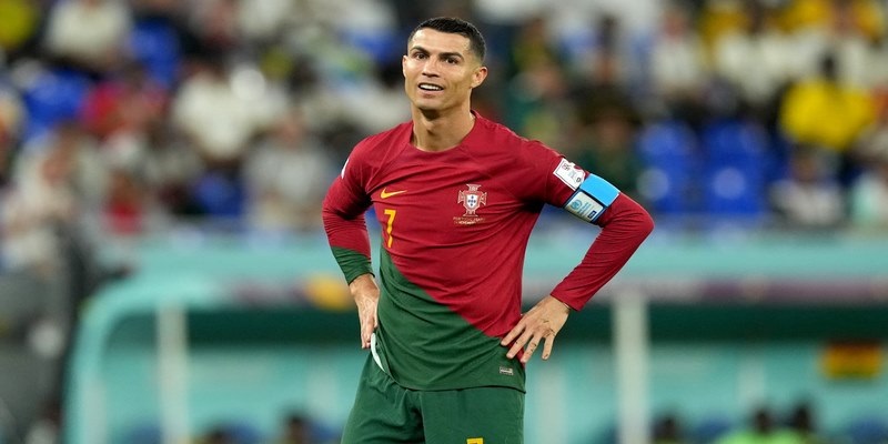 Cristiano Ronaldo nổi bật với sự nghiệp đỉnh cao