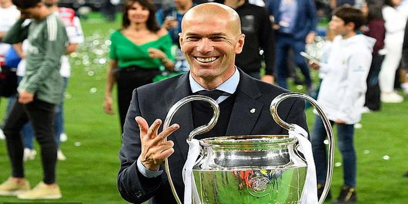 Zinedine Zidane là một trong những huyền thoại của bóng đá