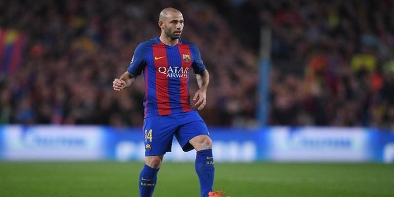 Điểm danh tiền vệ phòng ngự hay nhất mọi thời đại Javier Mascherano giành nhiều danh hiệu khi chơi ở vị trí tiền vệ phòng ngự