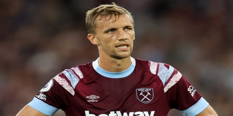 Tomas Soucek là tác giả của mọi pha thủng lưới